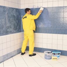 Nanesení spárovací hmoty