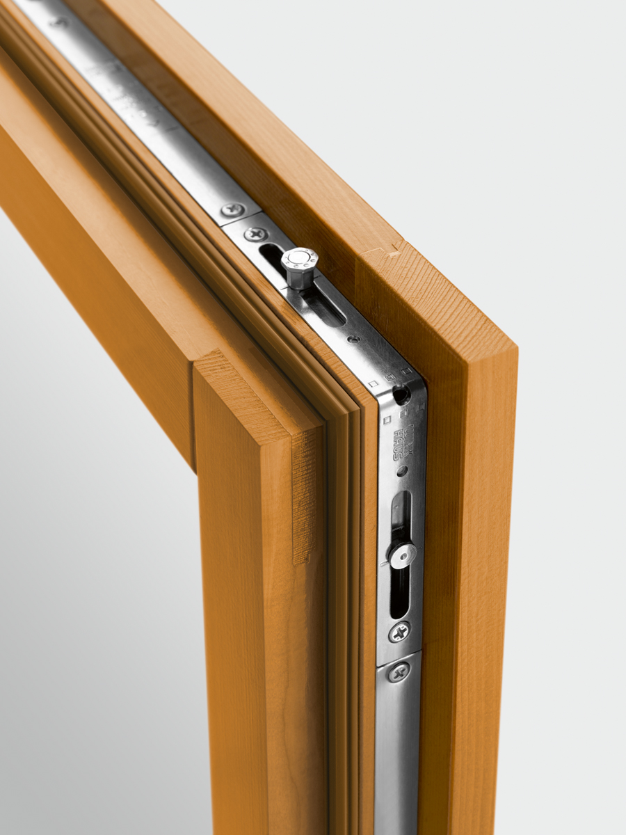 Skryté okenní kování pro velká dřevěná okna