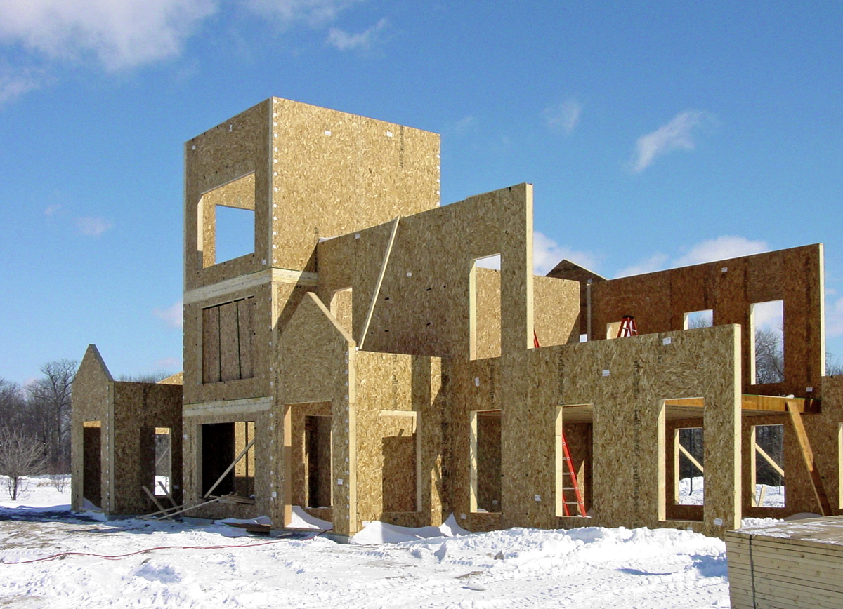 Obr. 10 Příklady hrubých staveb provedených technologií SIPs v USA