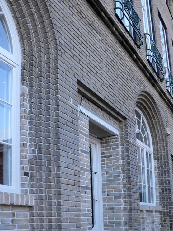 Detail zdiva uliční fasády