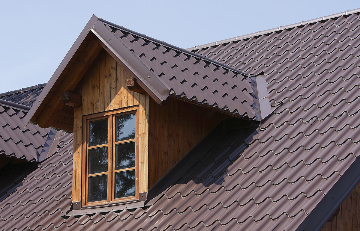 Krytina Lindab Topline na domě ve Svratce