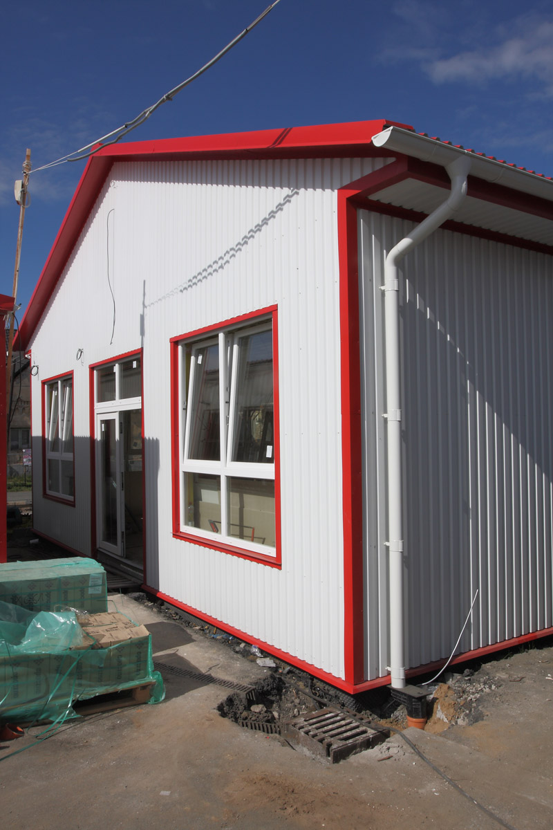 Prodejna se zázemím z bezúdržbového systému LindabConstruline