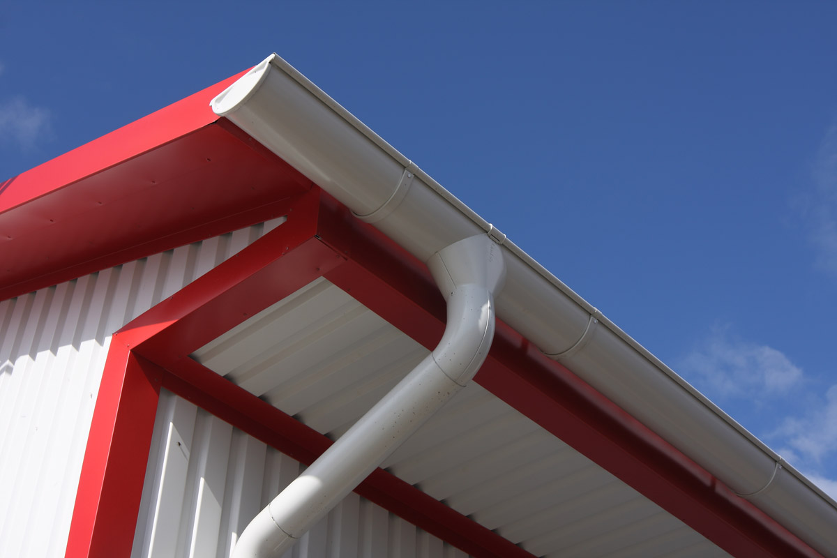 Prodejna se zázemím z bezúdržbového systému LindabConstruline