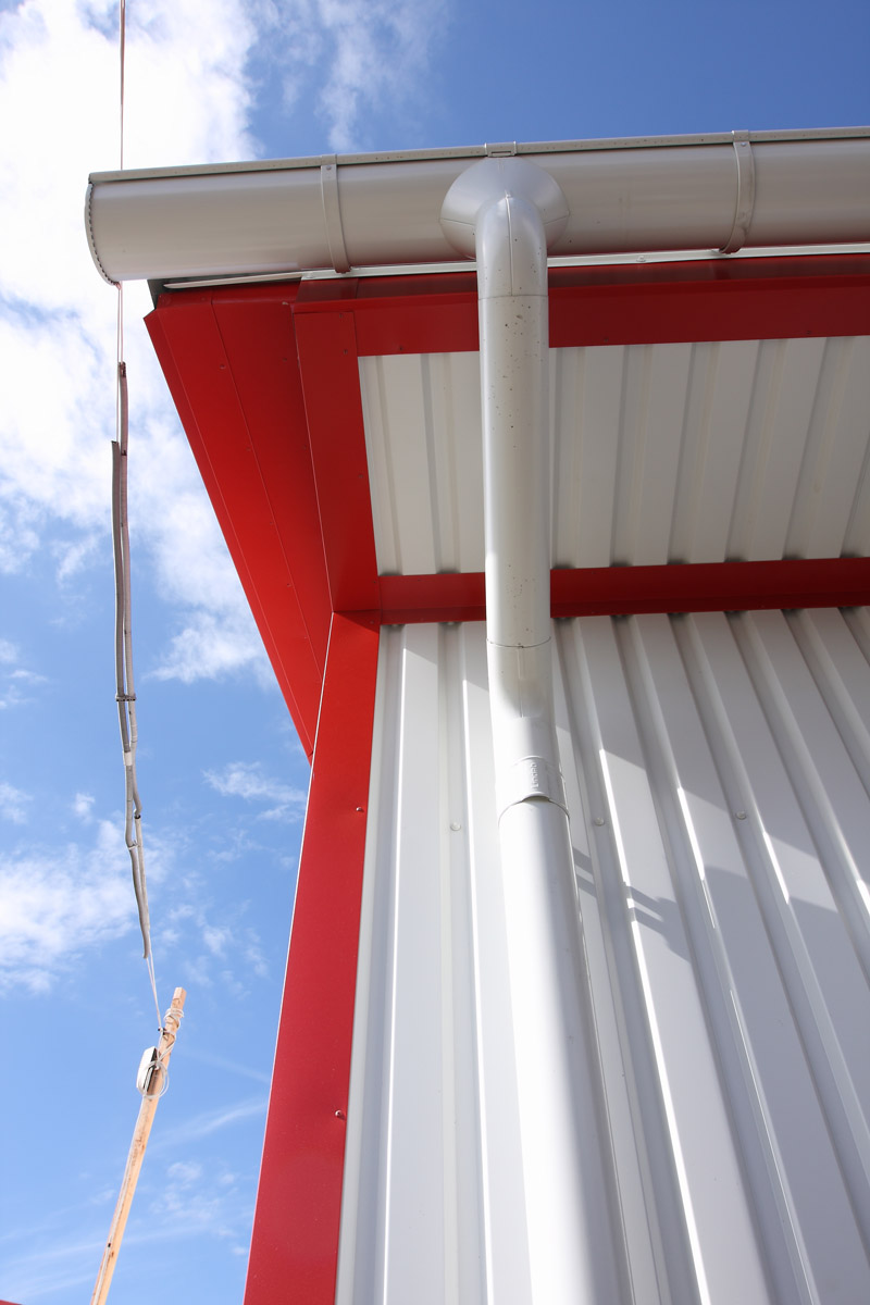 Prodejna se zázemím z bezúdržbového systému LindabConstruline