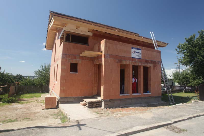Dokončená hrubá stavba