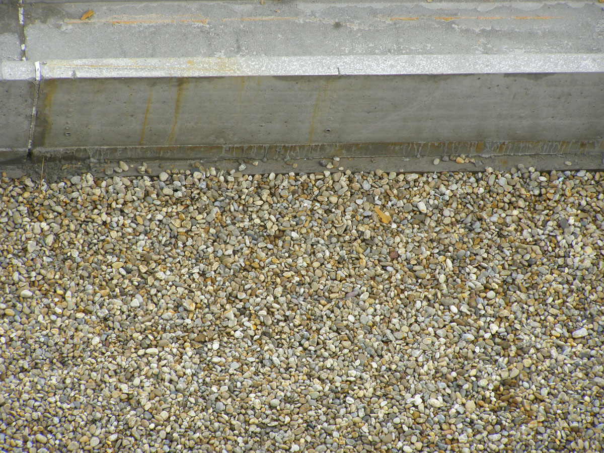 Zatížení izolace kačírkem