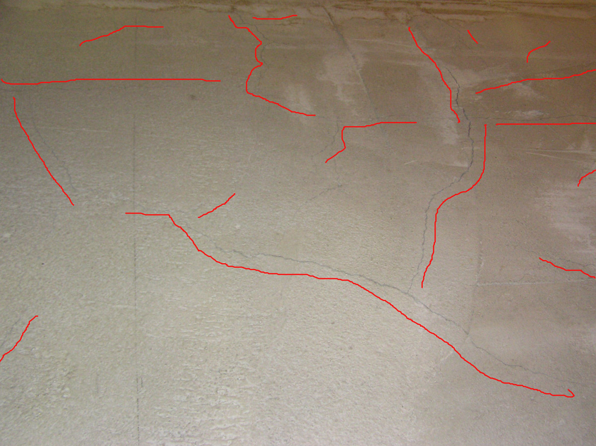 Obr. 8: Kontrakčné zmraštovacie trhliny