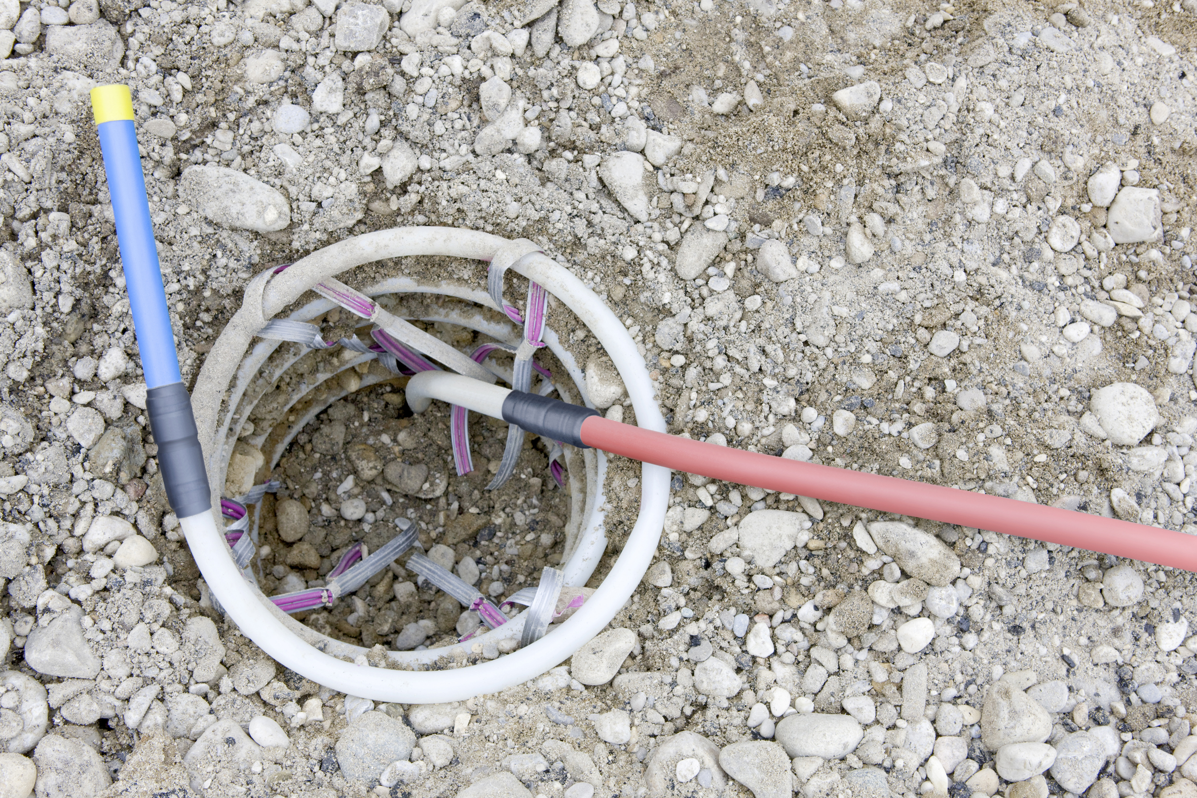 Obr. 11: Postup instalace zemní sondy RAUGEO Helix PE-Xa 