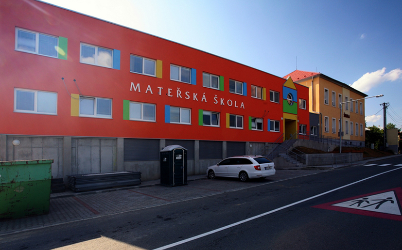 Nová přístavba základní a mateřské školy ve Hvozdné