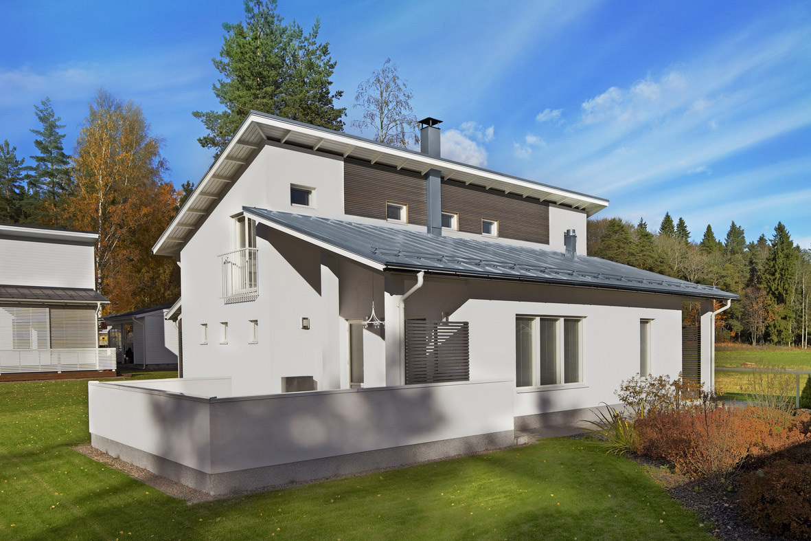 Cena Lindab Click v povrchové úpravě Classic 395 Kč/m² vč. DPH se zárukou 15 let, v povrchové úpravě Elite 510 Kč/m² vč. DPH se zárukou 30 let. K dostání v lesklé i matné variantě.