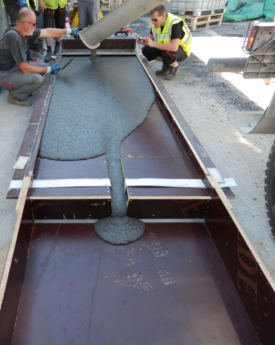 Obr. 5: Ukládka UHPC