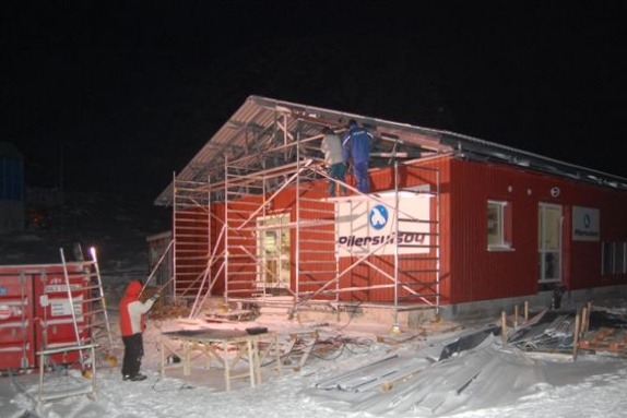 Montážní práce probíhaly při teplotách hluboko pod bodem mrazu