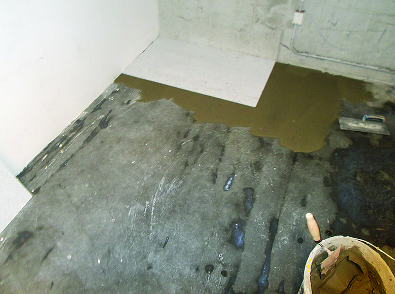 Začátek lepení desek Ceresit CL 58