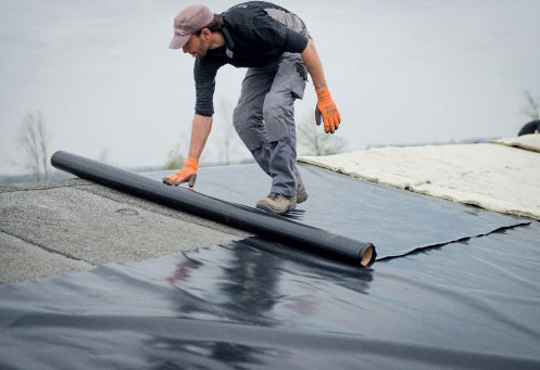 Aplikace vrstvy odolné proti prorůstání kořínků