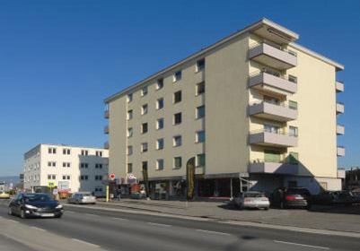 Činžovní dům ve vorarlberském Lustenau byl zateplen v roce 1966 pomocí StoTherm Classic. V uplynulých téměř pěti desetiletích bylo pro zachování funkčnosti zapotřebí ho jen opatřit renovačním nátěrem.