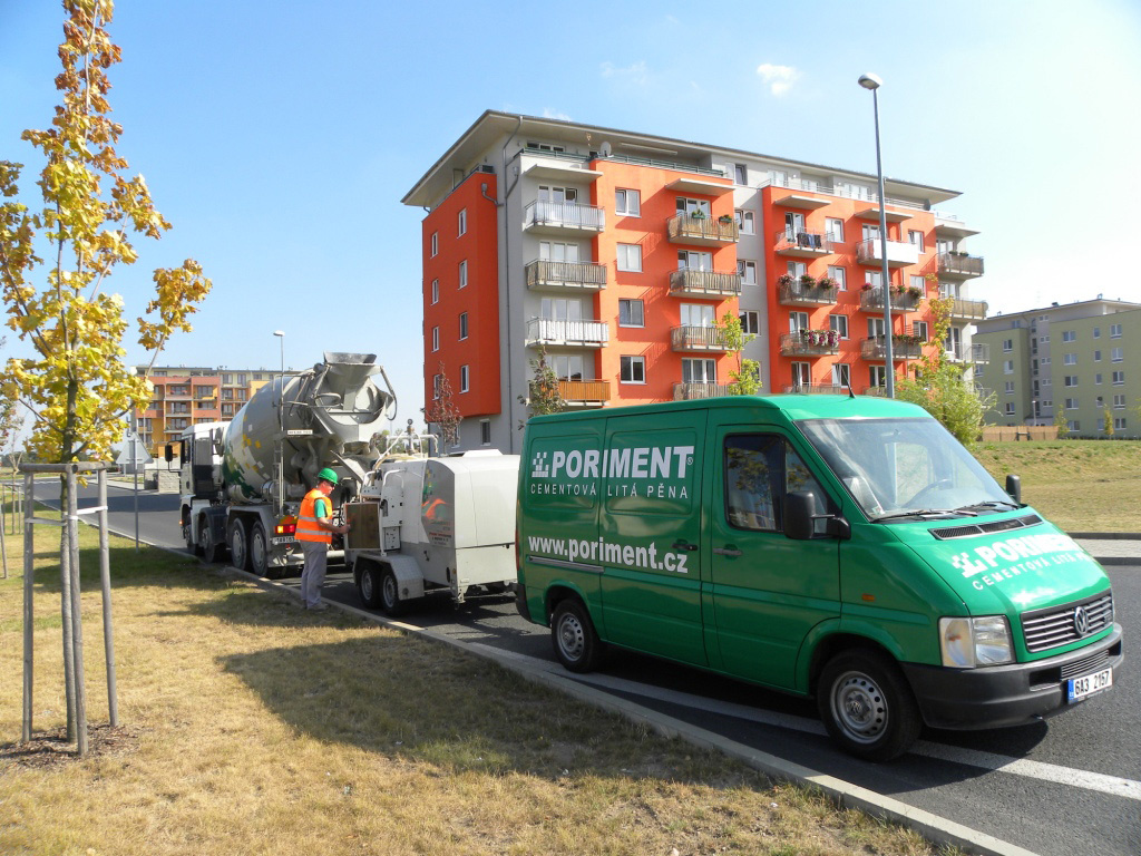 Souprava pro výrobu pěn PORIMENT: autodomíchávač, Aeronicer II, tažná dodávka i pro dopravu hadic