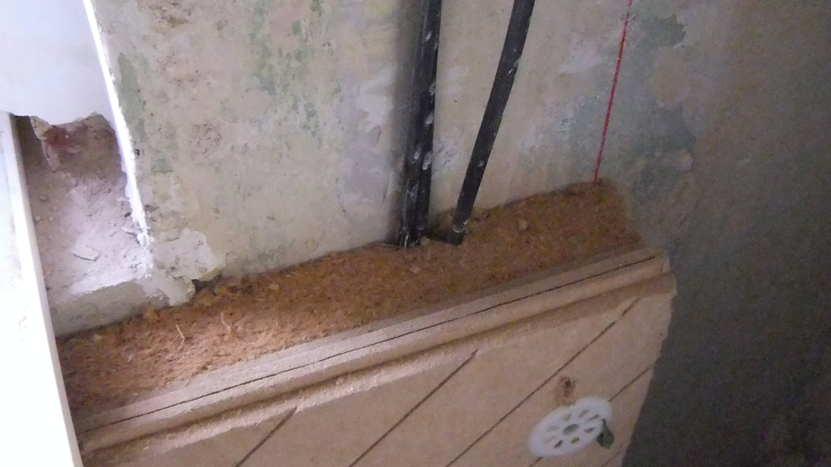 Detail zakrytí elektroinstalace