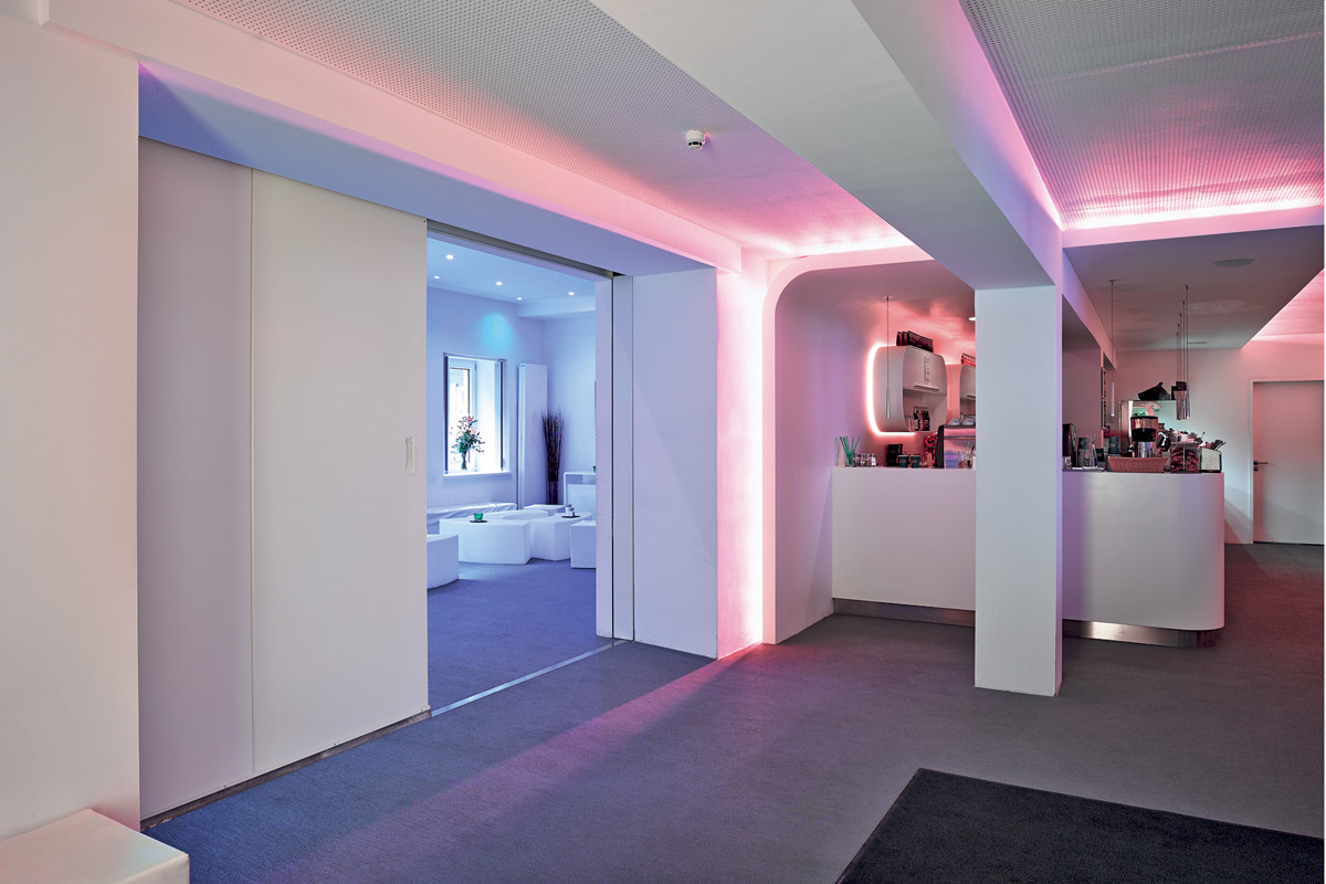 Protipožární posuvná vrata FST s novým odolnějším povrchem Perlgrain