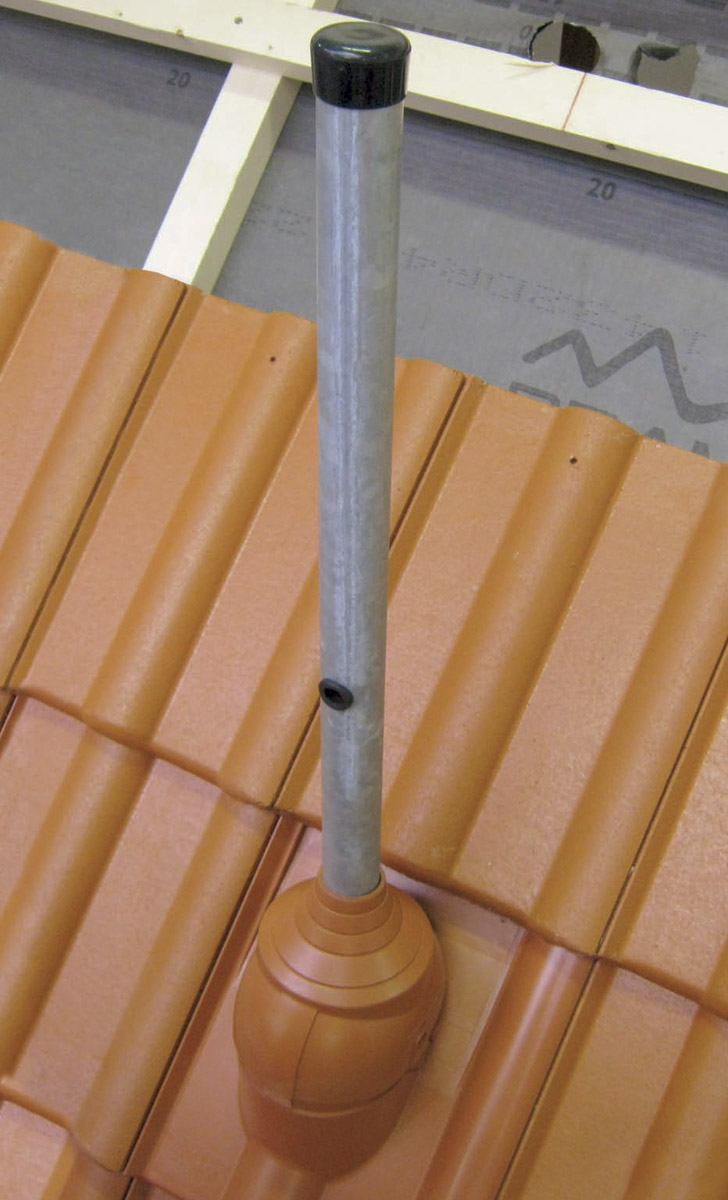 Nadkrokevní držák pro anténu