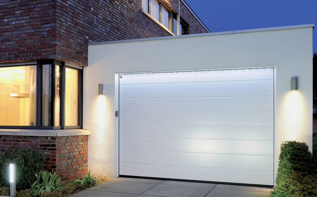 Sekční garážová vrata RenoMatic