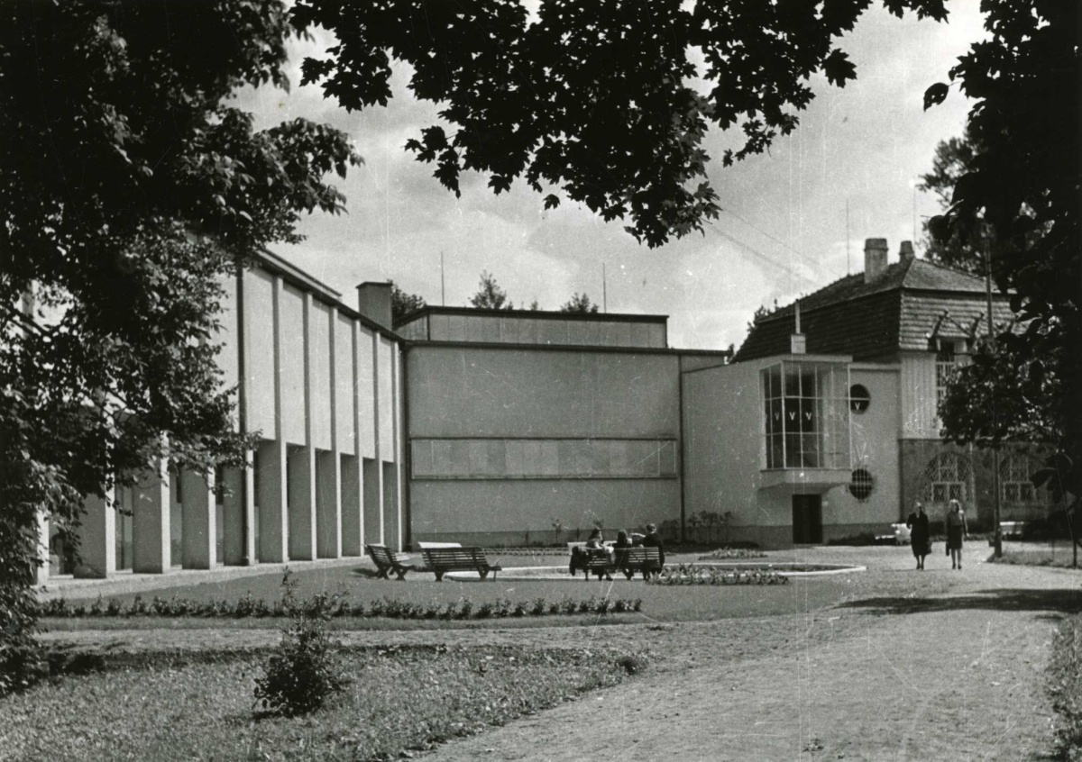 Archivní snímek dostavby muzea podle návrhu Bohuslava Fuchse