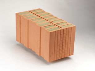 Obr. 2: Cihla plněná minerální vatou Porotherm 44 T Profi