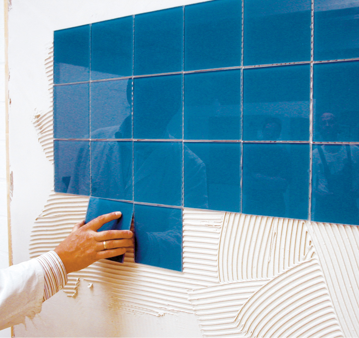 Lepení obkladů, flexibilní lepicí malta Ceresit CM 25