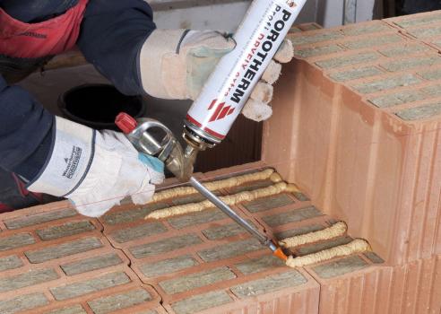 Zdění na lepidlo Porotherm Dryfix.extra