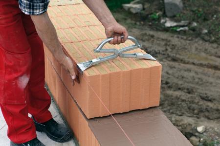 První a druhá vrstva zdiva