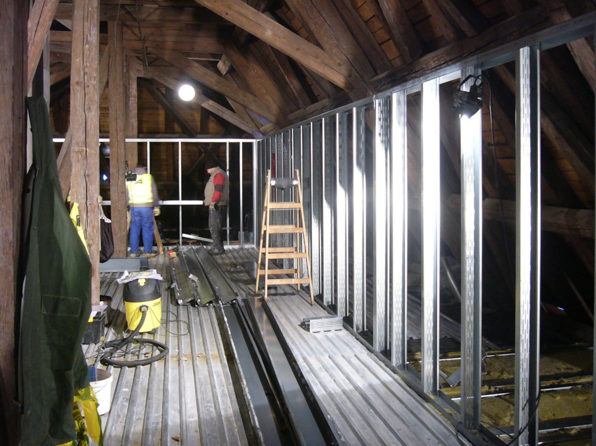 Vestavba do krovu s využitím systému Lindab Construline