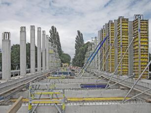 Armatura posílená použitím šroubových spojů