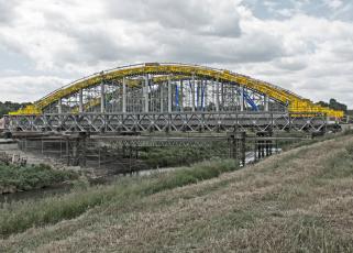 Bednění pro oblouk mostu 