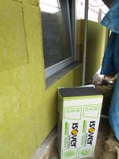 Obr. 5: Provádění profesionálního zateplení Isover TWINNER na energeticky pasivním domu