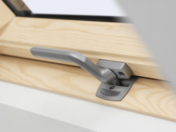 Nová zinková klika na spodní straně okna slouží k snadnému a pohodlnému otevírání a zavírání výše osazeného okna