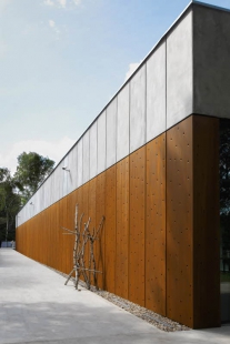 Muzeum v polských Palmirách s fasídou z ocele Cor-Ten od firmy Ruukki