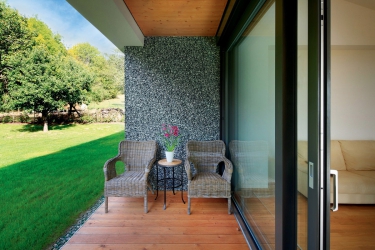 Nová silikon-akrylátová mozaiková omítka Ceresit CT 77