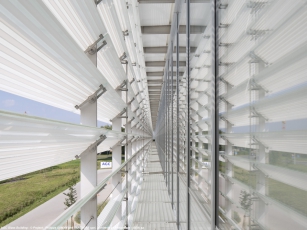 AGC Glass Building, ©Project: Philippe SAMYN and PARTNERS sprl, architects and engineers – BEAI sa, Artistic integration: Ge, © Photo: Marie-Françoise Plissart; Jean-Michel Byl