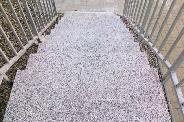 Schodišťové stupně z teraca