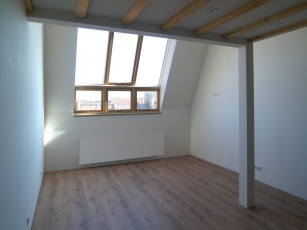 Zalomená střešní prosklení Solara VARIATIK na Letné 