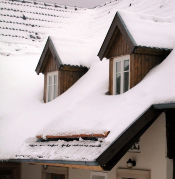 Sněhová zábrana s kulatinou