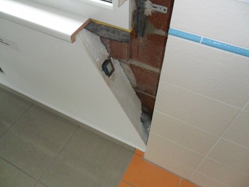 Sádrokartonové desky již z výroby opatřené vrstvou polystyrenu (zdroj Best)