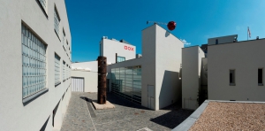 Centrum současného umění, architektury a designu DOX