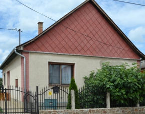 Obr. 1: Nezateplený dům