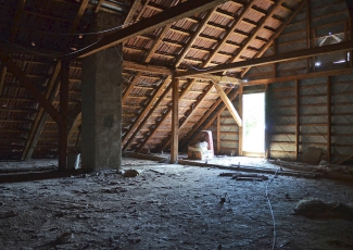 Obr. 7: Půda před zateplením