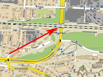 Železniční most přes Průmyslovou ulici