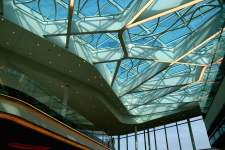 Centrum Černý most, zastřešení Foodcourtu