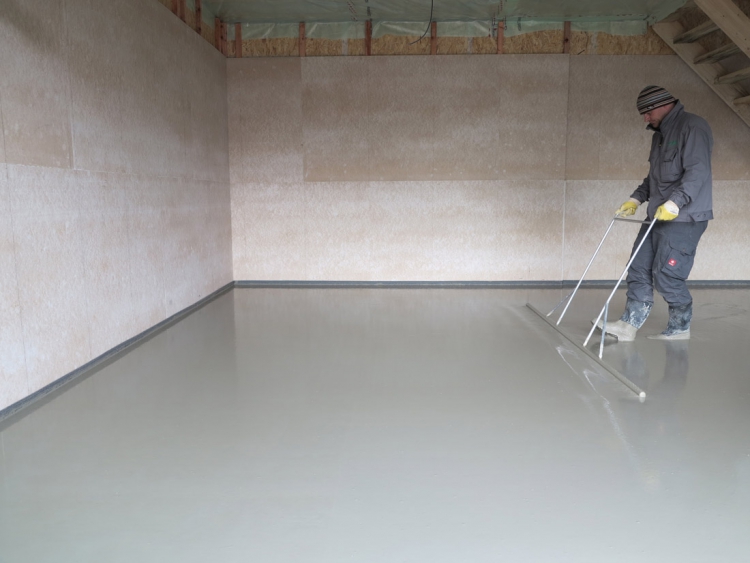  Nivelace – urovnání povrchu lité směsi