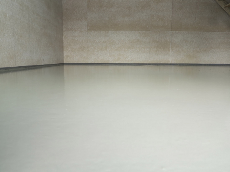 Hotový povrch podlahy po zpracování do požadované roviny