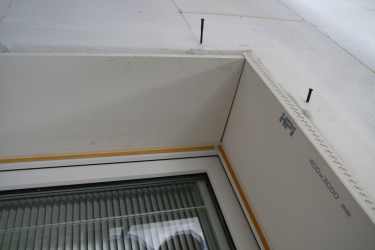 Inovovaný systém HPI-CZ pro nadpraží a ostění oken a dveří