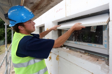 Inovovaný systém HPI-CZ pro nadpraží a ostění oken a dveří